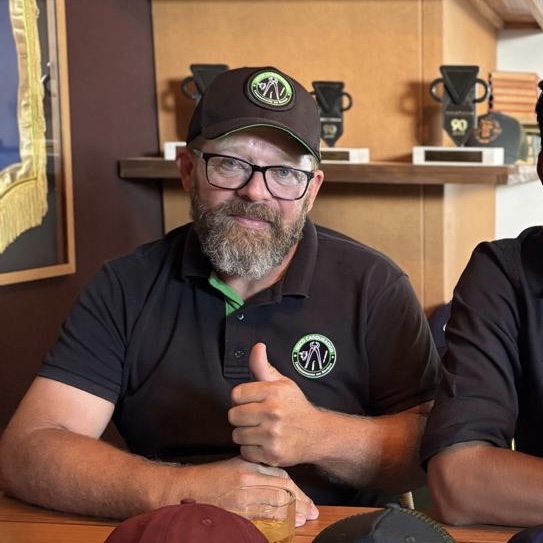 Neco - Chefe de Baia, Apresentador e Casqueador Bovino